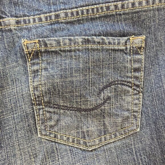 Levi’s Bootcut jeans w/stretch 10S, says lower rise - Picture 7 of 9